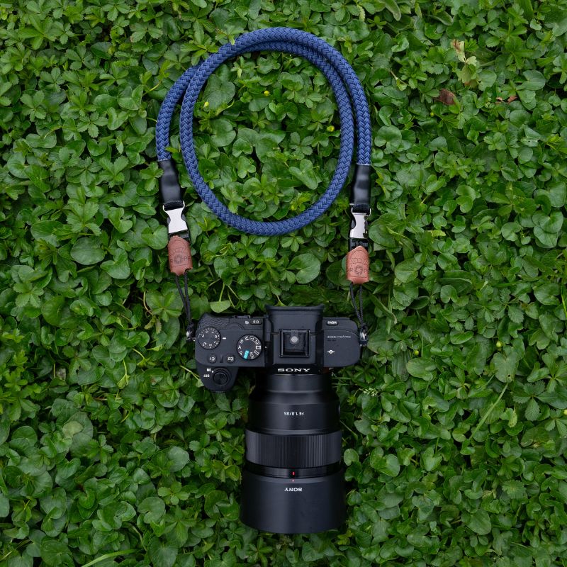 Der Kameragurt für Outdoor Fotografie ist wetterfest und waschbar und hält auch schwere Kameras bis zu 40 kg | C-Rope Kamerazubehör